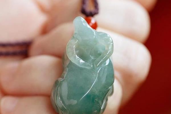 属牛的今年适合佩戴什么首饰,属牛的佩戴什么属相挂件最好