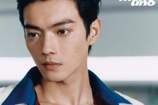 男士锁骨窝有痣相;男人锁骨中间的窝有痣