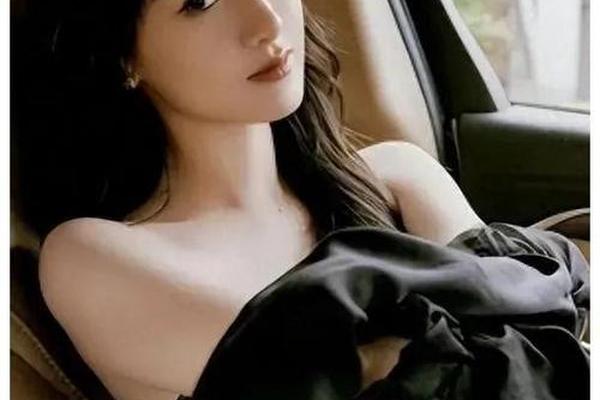 袁冰妍脖子下的痣相(下巴与脖子交界处有痣)