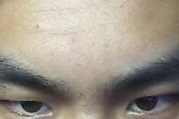 八字眉男生 八字眉男生