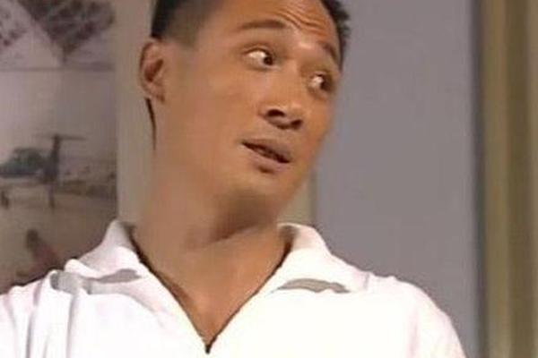 八字眉男明星