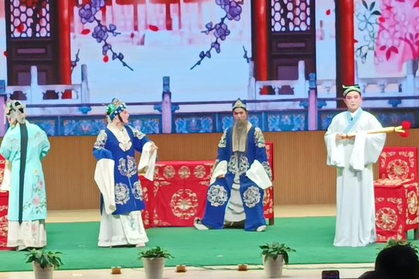 南昌戏剧文化(南昌县采茶戏《方卿戏姑》)