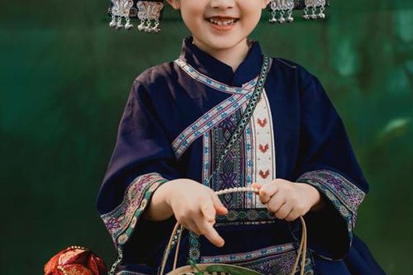 壮族文化艺术图片;广西壮族服饰图片