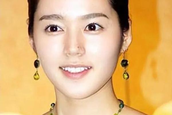 韩国相师鼻子点痣电影-韩国电影看面相的叫什么