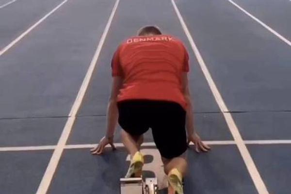 八字起跑教学