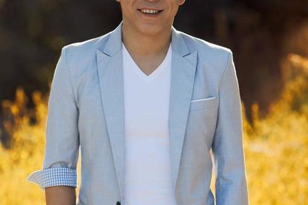 黄渤脸上的痣相_黄渤的面相分析