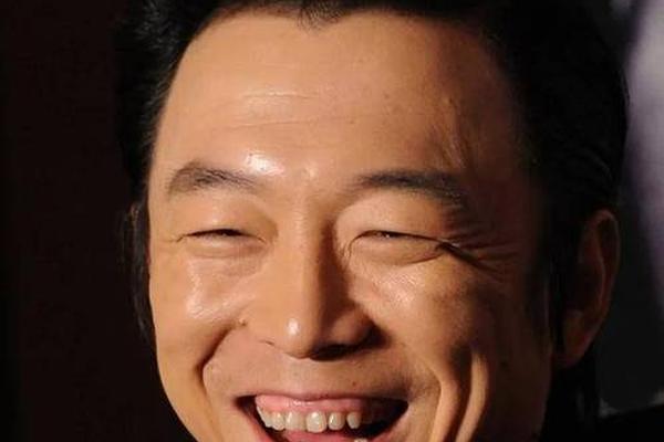 黄渤脸上的痣相_黄渤的面相分析