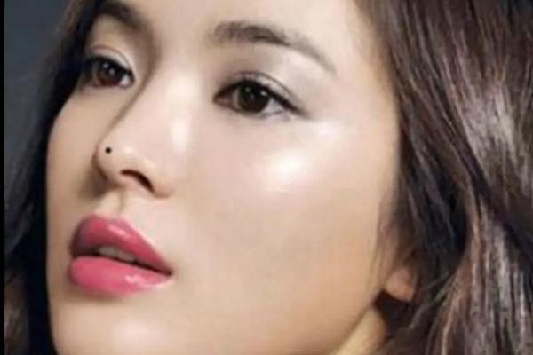 女人鼻子边有颗痣相-鼻子一侧有痣的女人 女人鼻子边有颗痣相-鼻子一侧有痣的女人