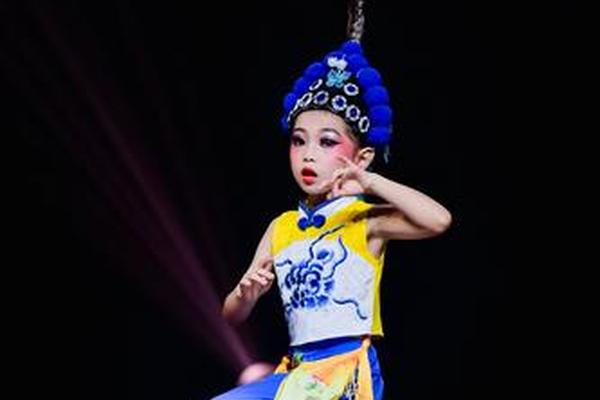国粹京剧花旦服饰儿童 京剧花旦服饰图片