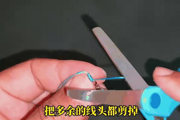八字套皮筋绑法视频