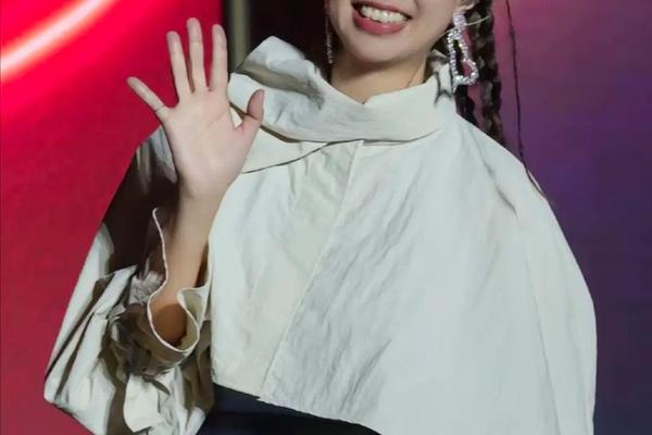 卓依婷姓名书法