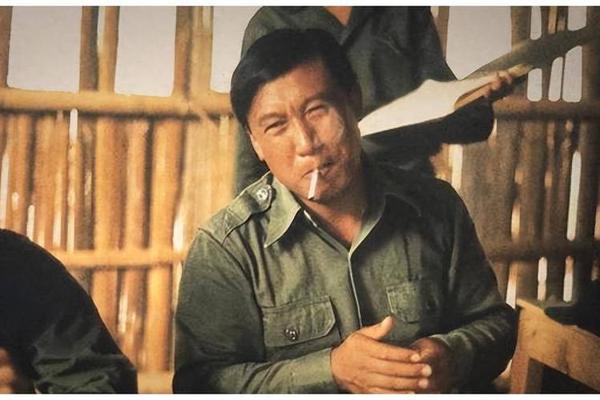 毒枭男主姓名