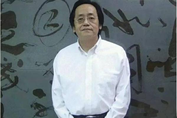 痣相倪海厦_倪海厦黑痣治疗