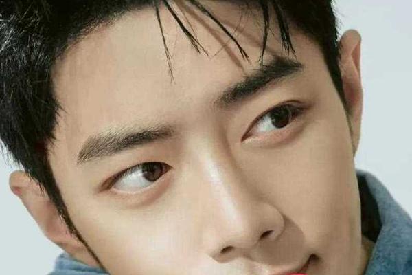 嘴唇下长了个痣痣相-长在嘴唇下面的痣叫什么