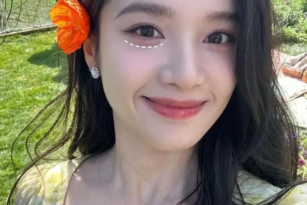 卧蚕厚印堂有红痣的女相、印堂有红痣代表什么