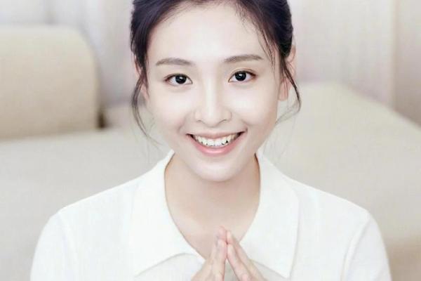 吴倩痣相—吴倩的长相分析