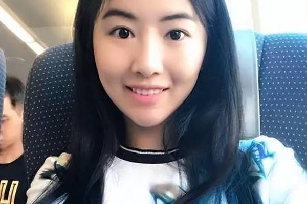 八字翟欣欣后运