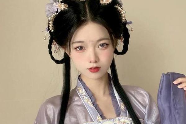 古装美女头痣相_穿古装扎什么头发好看