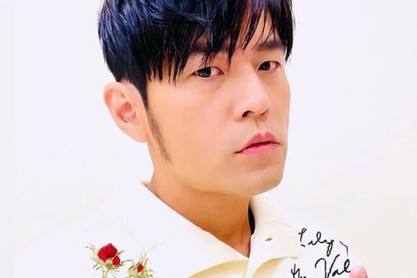 周杰伦眉毛下的痣相(周杰伦眉毛是什么眉)