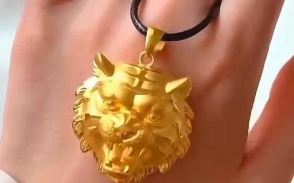 属虎的人佩戴什么比较好(适合1974年属虎人戴的首饰) 属虎的人佩戴什么比较好(适合1974年属虎人戴的首饰)