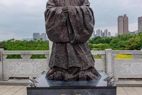 秦汉时期范姓名人有