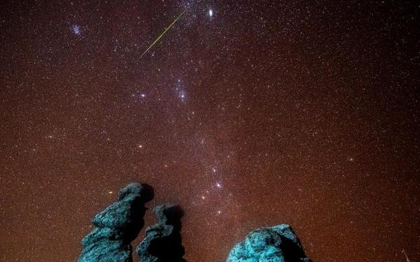 狮子座流星雨图片真实照片(狮子座流星雨的照片) 狮子座流星雨图片真实照片(狮子座流星雨的照片)
