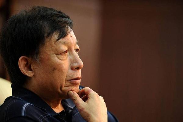 易中天额头痣相,易中天额头的痣好吗