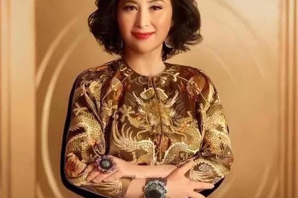 何超琼痣相,何超琼面相好吗