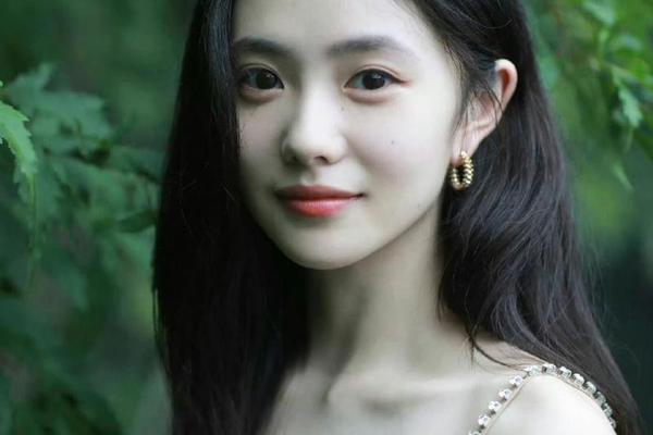 刘浩存的痣相—女人面部痣相最准图 刘浩存的痣相—女人面部痣相最准图