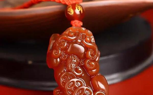 属猴的人佩戴什么挂坠最好(属猴的不能带的三样东西) 属猴的人佩戴什么挂坠最好(属猴的不能带的三样东西)