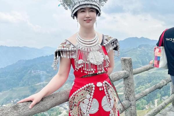 瑶族文化ppt;贵州瑶族服饰女装图片