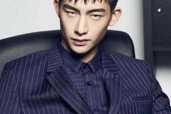 台湾一档讲痣相的综艺;脸上有痣的台湾明星男