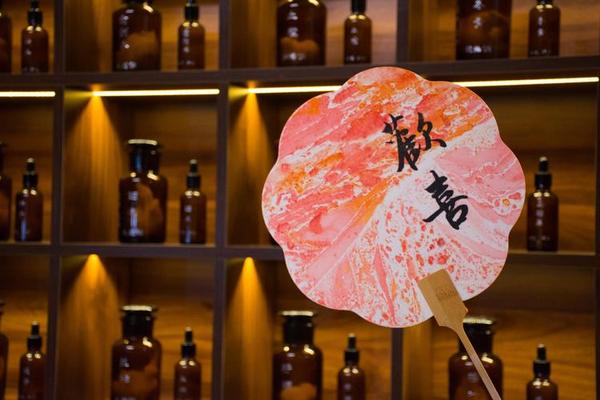 漆扇的文化意象;中国传统文化意象