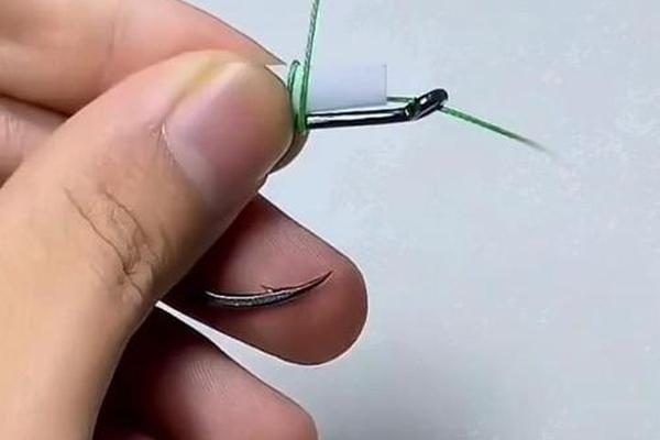 鱼钩连接八字环绑法