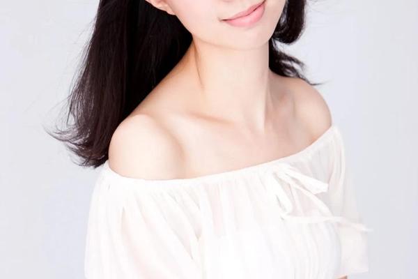 卓依婷姓名书法