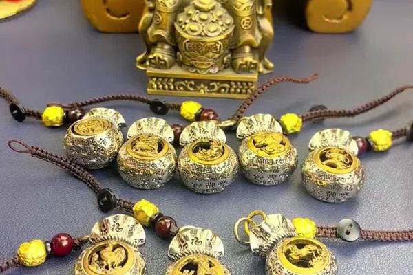 属牛的为什么戴钱袋子(85属牛戴什么首饰最旺)