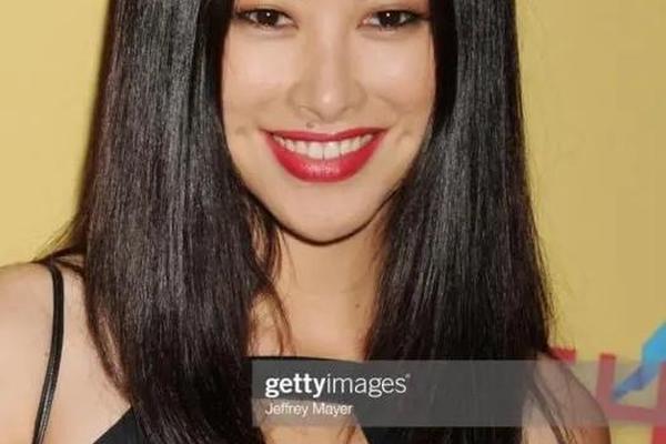 嘴上有痣相媒婆;嘴上有痣的女人