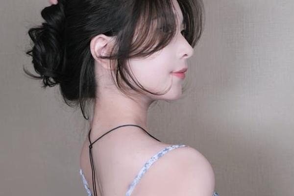 剪八字刘海视频