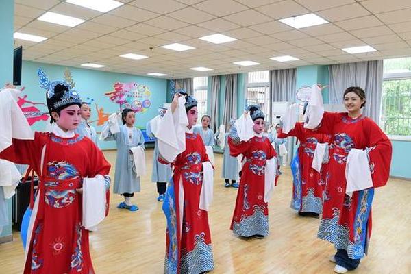 戏曲文化传承短片、成人戏曲培训班
