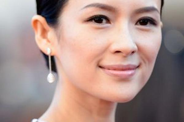 章子怡脸上痣相—章子怡眼睛里有颗痣