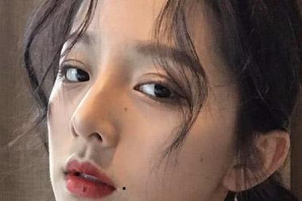 麻衣相法女右边嘴角有痣—女人右边嘴上角有痣好不好
